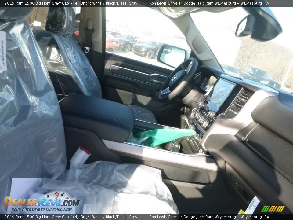 2019 Ram 1500 Big Horn Crew Cab 4x4 Bright White / Black/Diesel Gray Photo #7