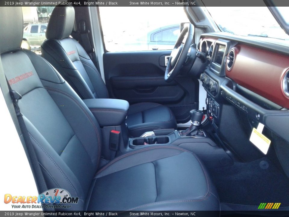 Front Seat of 2019 Jeep Wrangler Unlimited Rubicon 4x4 Photo #15