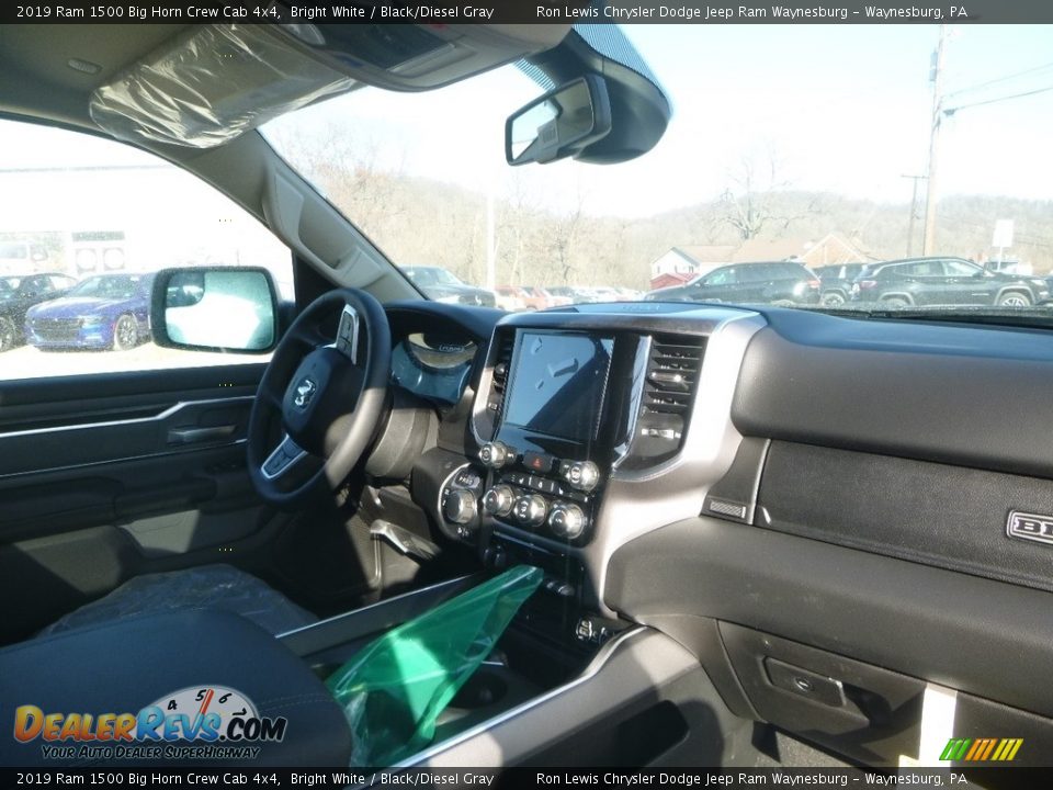 2019 Ram 1500 Big Horn Crew Cab 4x4 Bright White / Black/Diesel Gray Photo #8