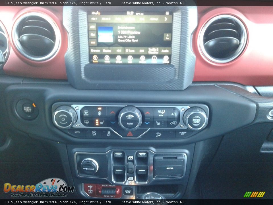 Controls of 2019 Jeep Wrangler Unlimited Rubicon 4x4 Photo #20