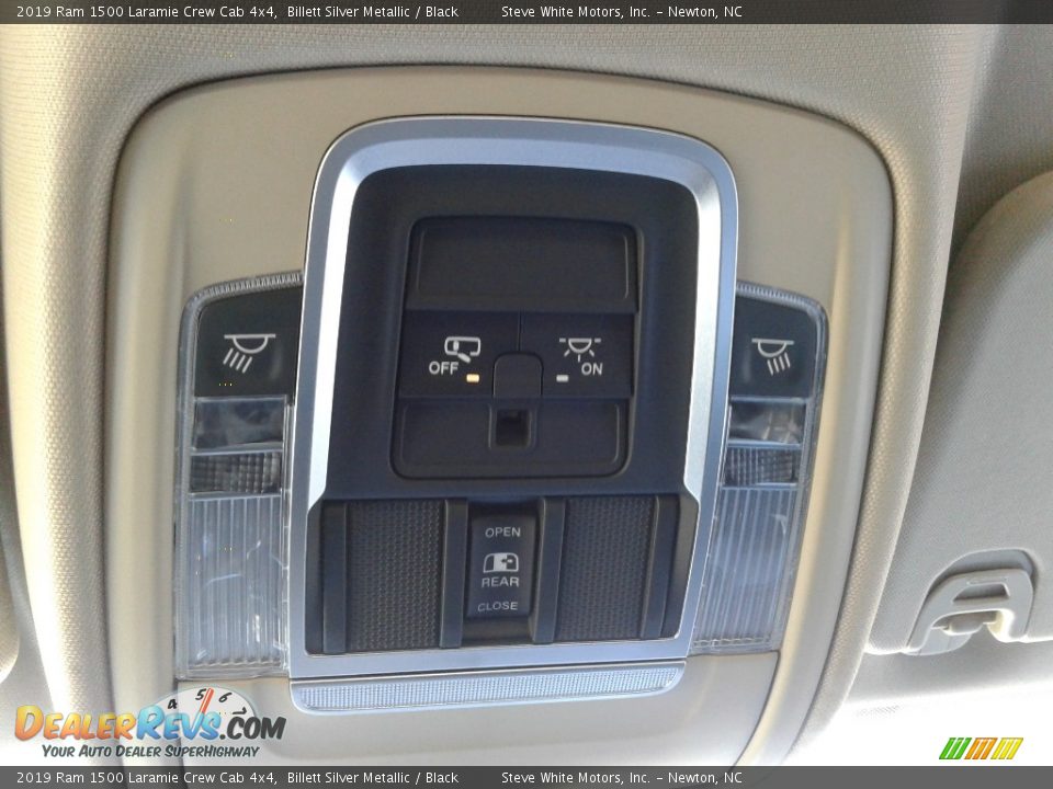 2019 Ram 1500 Laramie Crew Cab 4x4 Billett Silver Metallic / Black Photo #31
