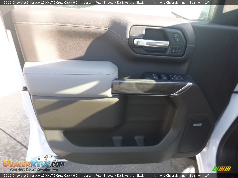2019 Chevrolet Silverado 1500 LTZ Crew Cab 4WD Iridescent Pearl Tricoat / Dark Ash/Jet Black Photo #12
