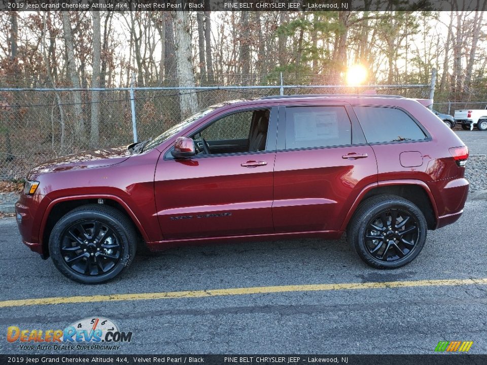 2019 Jeep Grand Cherokee Altitude 4x4 Velvet Red Pearl / Black Photo #3