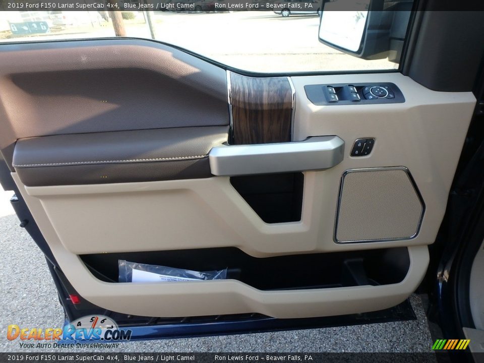 Door Panel of 2019 Ford F150 Lariat SuperCab 4x4 Photo #14