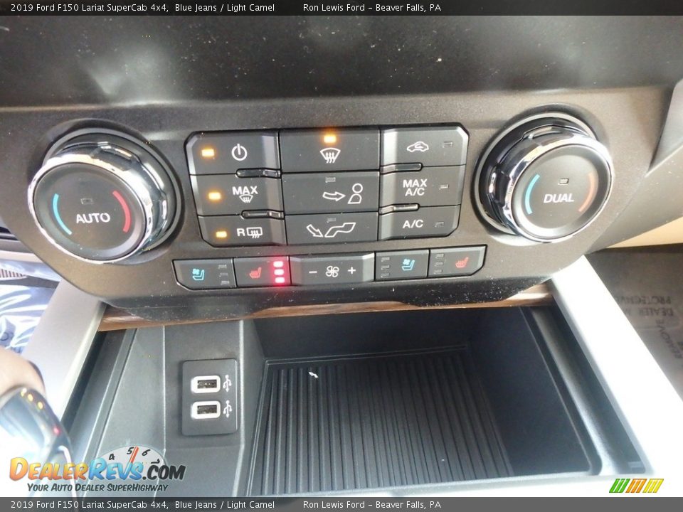 Controls of 2019 Ford F150 Lariat SuperCab 4x4 Photo #17