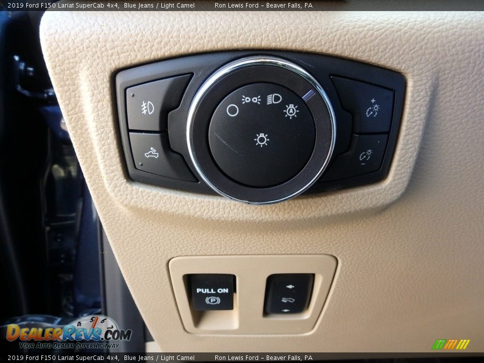 Controls of 2019 Ford F150 Lariat SuperCab 4x4 Photo #20