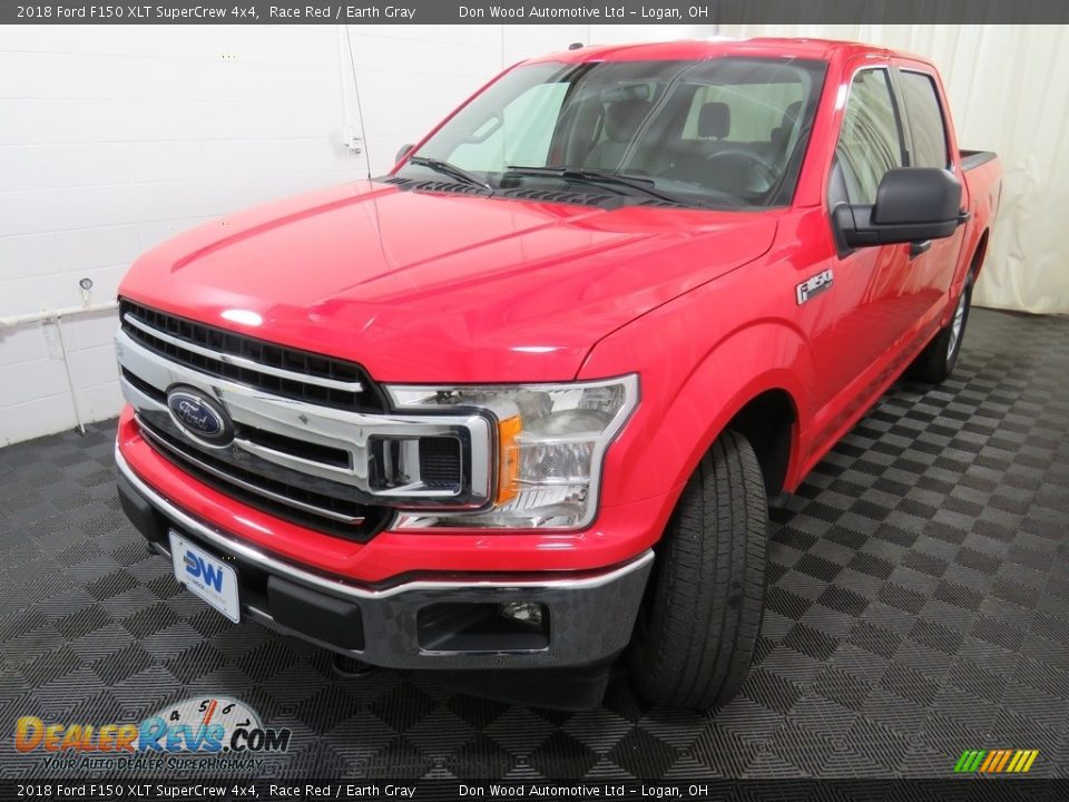 2018 Ford F150 XLT SuperCrew 4x4 Race Red / Earth Gray Photo #9