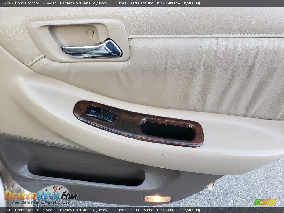 2002 Honda Accord EX Sedan Naples Gold Metallic / Ivory Photo #12