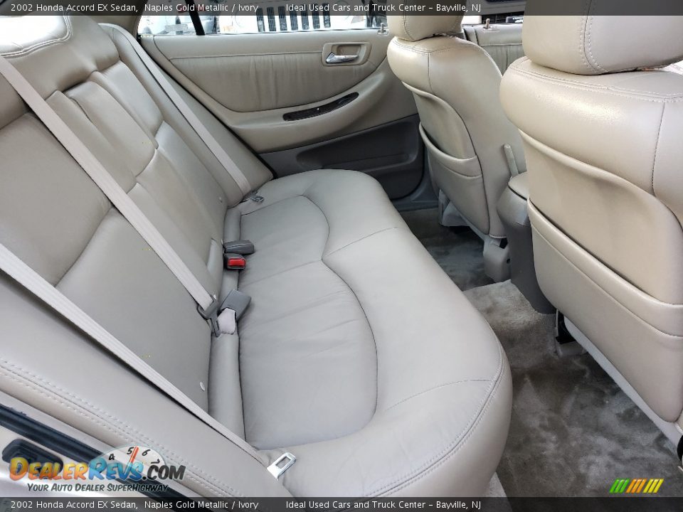 2002 Honda Accord EX Sedan Naples Gold Metallic / Ivory Photo #13