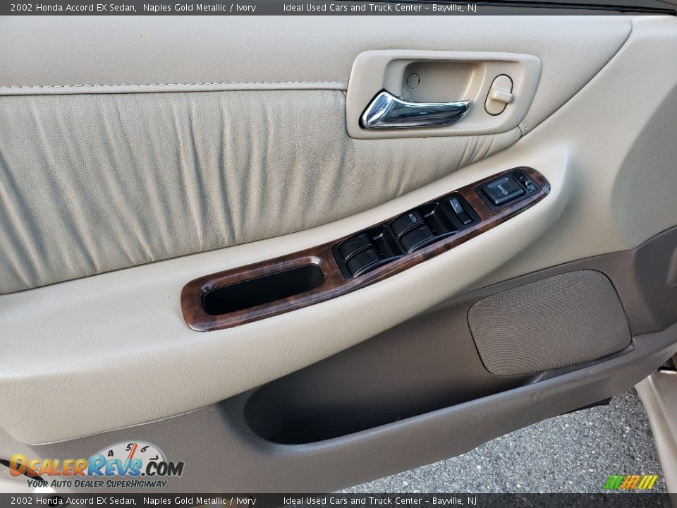 2002 Honda Accord EX Sedan Naples Gold Metallic / Ivory Photo #15