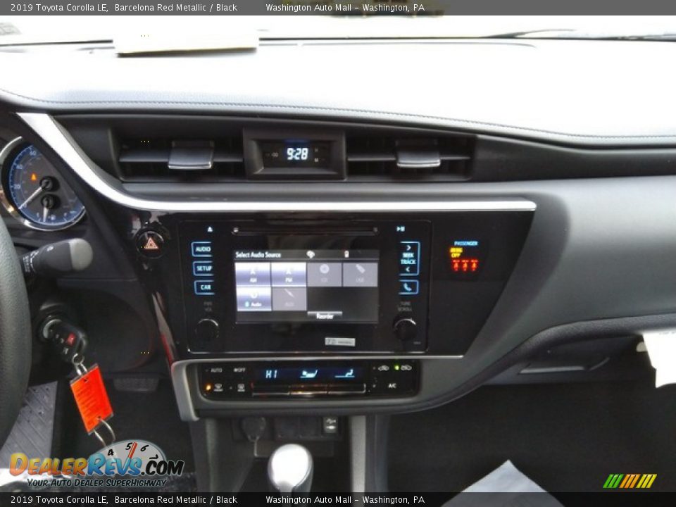 Controls of 2019 Toyota Corolla LE Photo #15