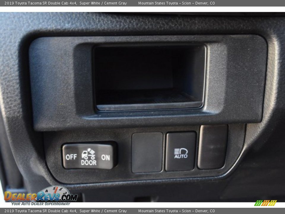 2019 Toyota Tacoma SR Double Cab 4x4 Super White / Cement Gray Photo #25