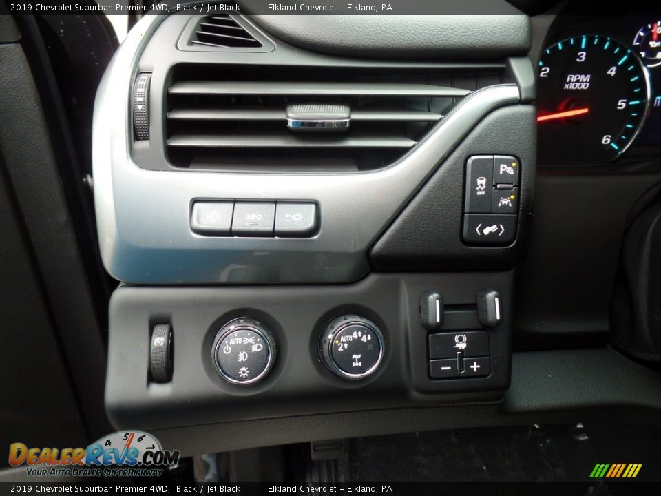 Controls of 2019 Chevrolet Suburban Premier 4WD Photo #23