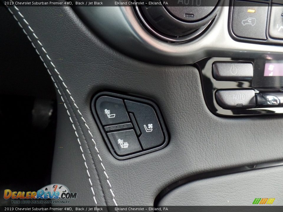 Controls of 2019 Chevrolet Suburban Premier 4WD Photo #36