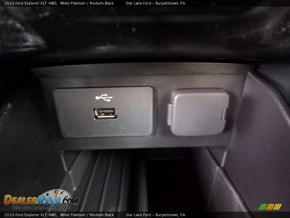 2019 Ford Explorer XLT 4WD White Platinum / Medium Black Photo #19