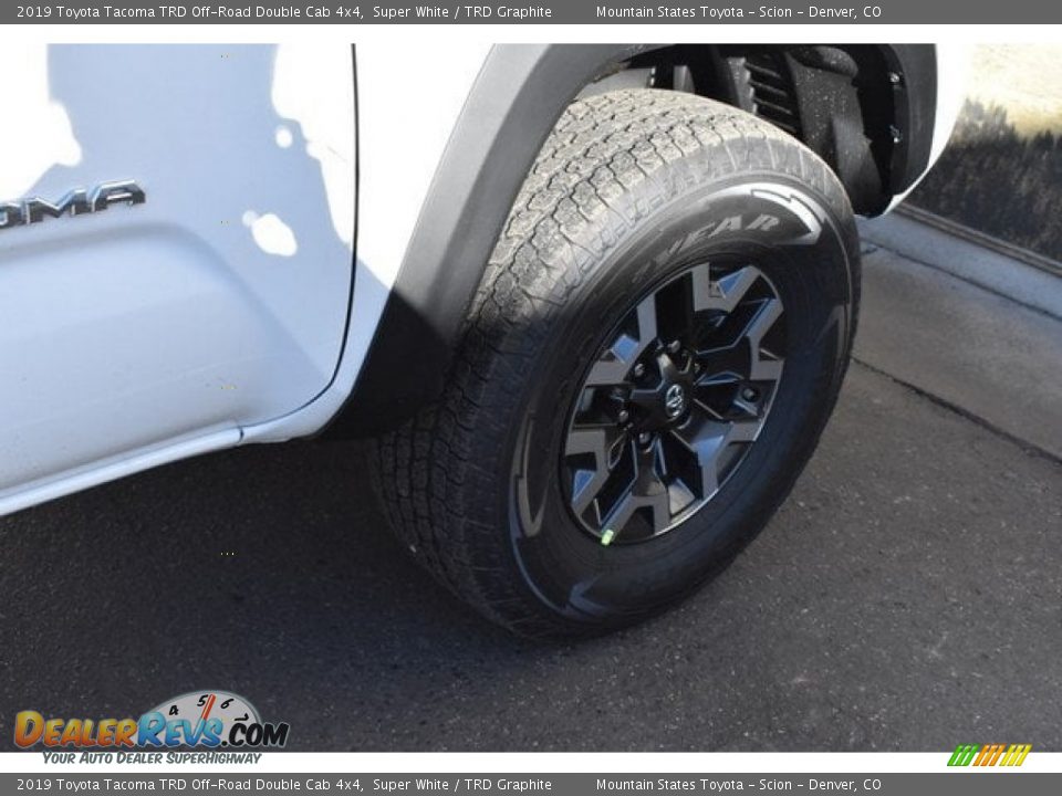 2019 Toyota Tacoma TRD Off-Road Double Cab 4x4 Super White / TRD Graphite Photo #35