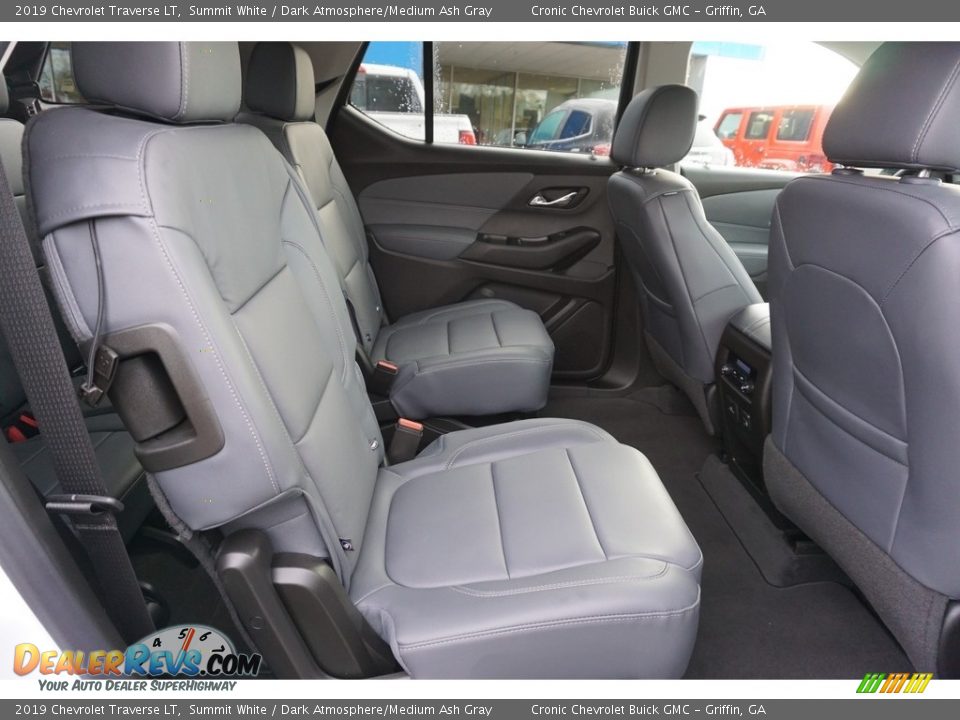 2019 Chevrolet Traverse LT Summit White / Dark Atmosphere/Medium Ash Gray Photo #17