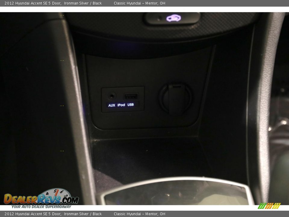 2012 Hyundai Accent SE 5 Door Ironman Silver / Black Photo #11