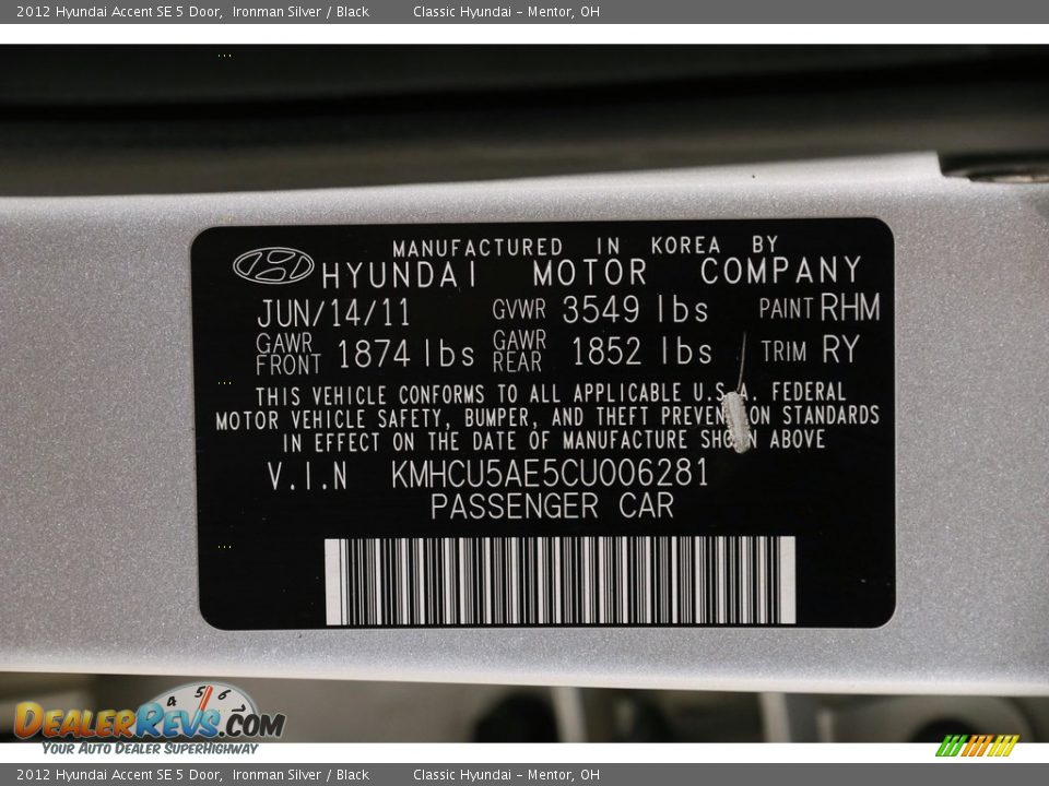 2012 Hyundai Accent SE 5 Door Ironman Silver / Black Photo #18