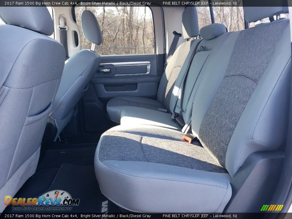 2017 Ram 1500 Big Horn Crew Cab 4x4 Bright Silver Metallic / Black/Diesel Gray Photo #3