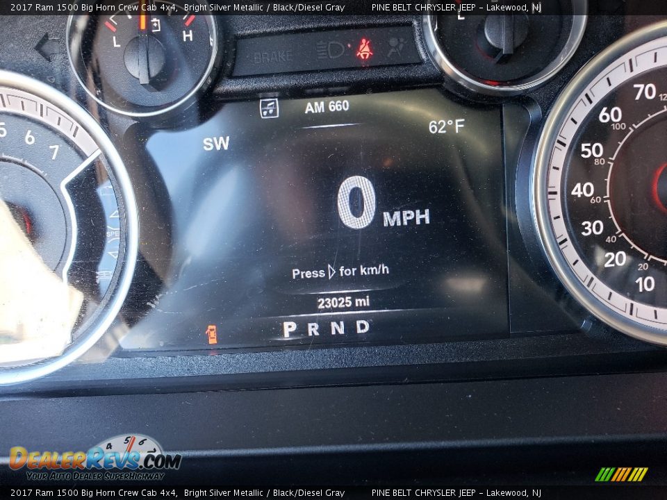 2017 Ram 1500 Big Horn Crew Cab 4x4 Bright Silver Metallic / Black/Diesel Gray Photo #5