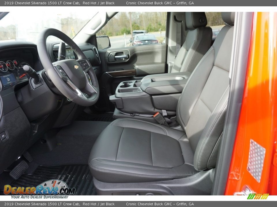 Front Seat of 2019 Chevrolet Silverado 1500 LT Crew Cab Photo #4