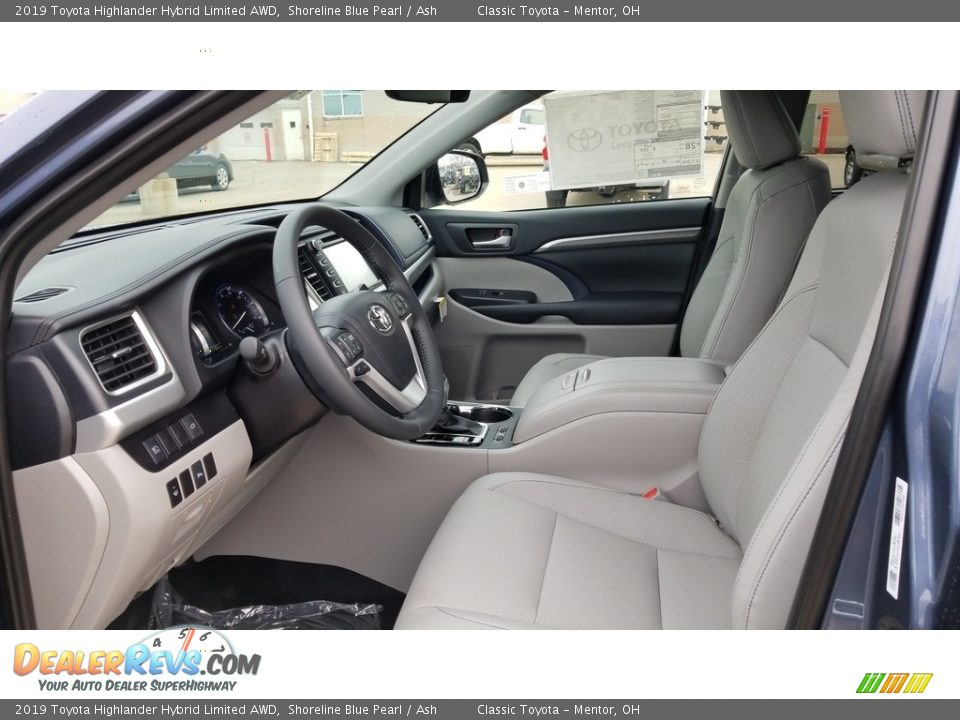 Front Seat of 2019 Toyota Highlander Hybrid Limited AWD Photo #2