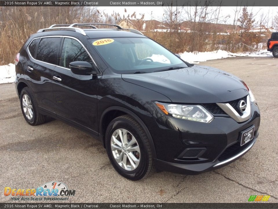 2016 Nissan Rogue SV AWD Magnetic Black / Charcoal Photo #8
