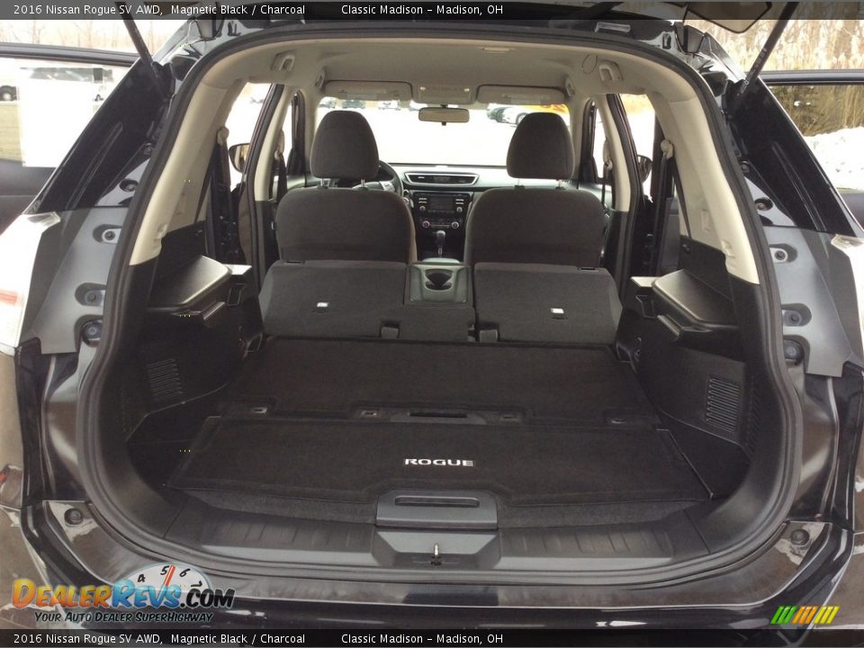 2016 Nissan Rogue SV AWD Magnetic Black / Charcoal Photo #26