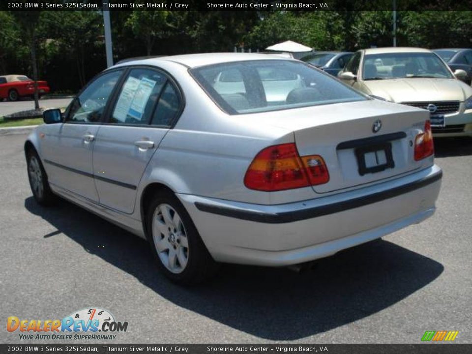 2002 BMW 3 Series 325i Sedan Titanium Silver Metallic / Grey Photo #3