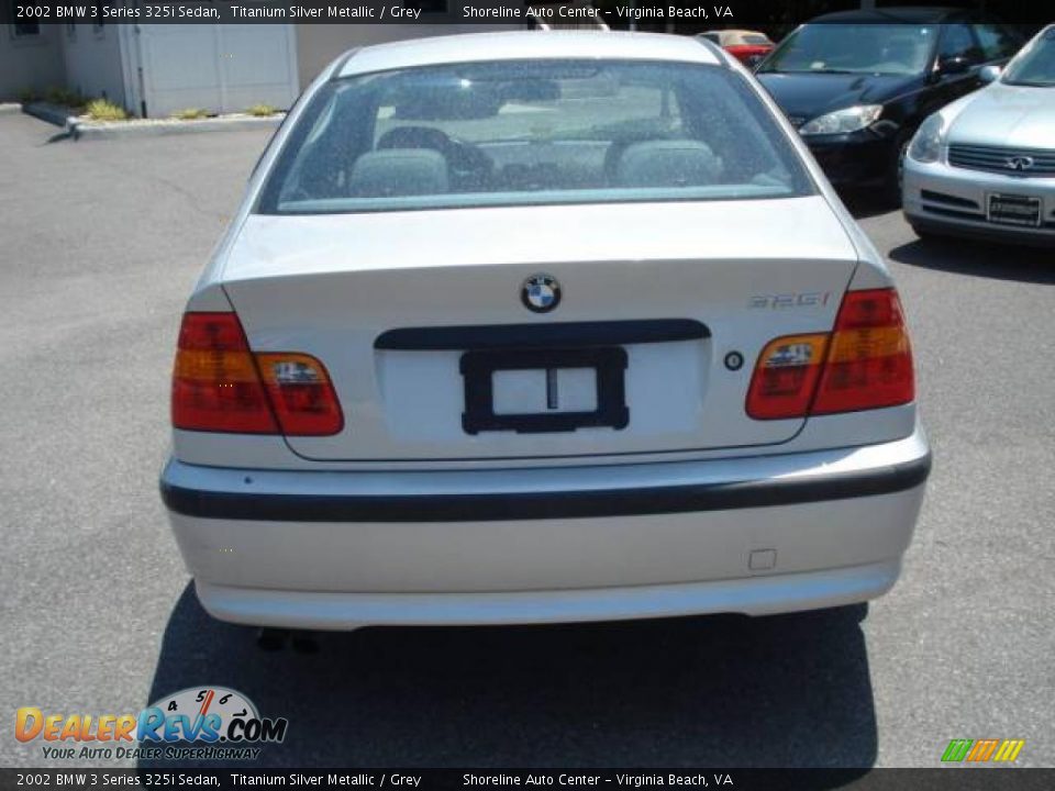 2002 BMW 3 Series 325i Sedan Titanium Silver Metallic / Grey Photo #4