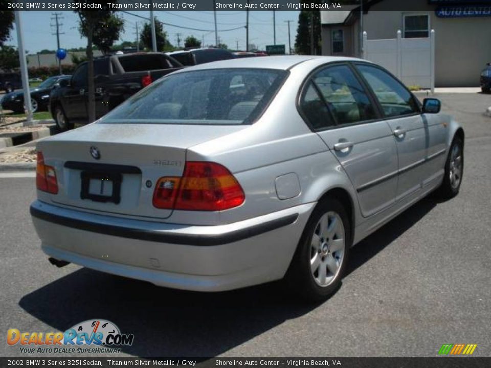 2002 BMW 3 Series 325i Sedan Titanium Silver Metallic / Grey Photo #5