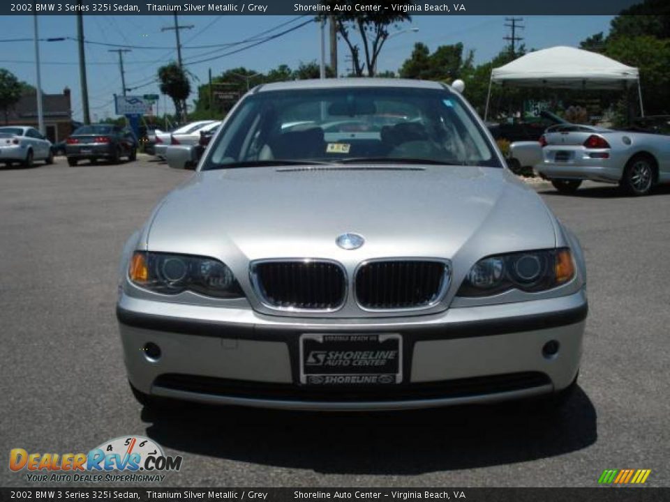 2002 BMW 3 Series 325i Sedan Titanium Silver Metallic / Grey Photo #8