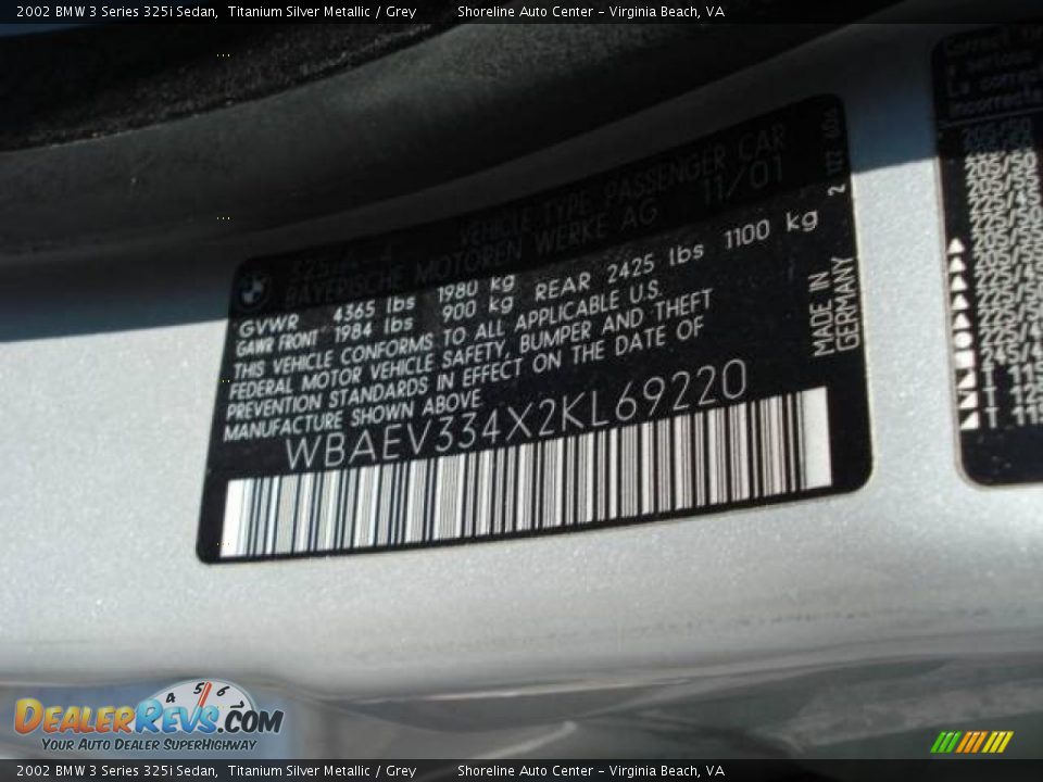 2002 BMW 3 Series 325i Sedan Titanium Silver Metallic / Grey Photo #18