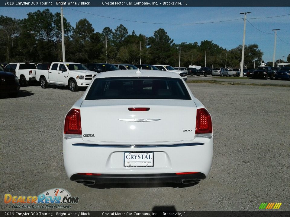 2019 Chrysler 300 Touring Bright White / Black Photo #4