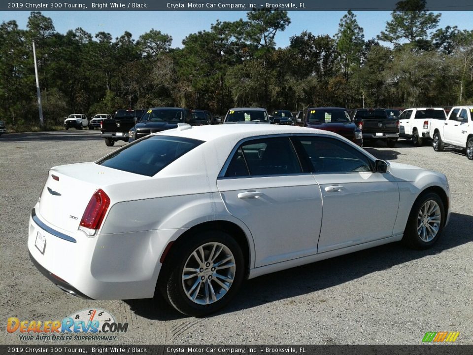 2019 Chrysler 300 Touring Bright White / Black Photo #5