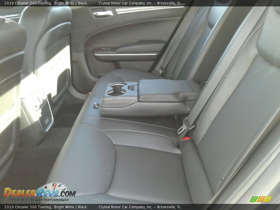 2019 Chrysler 300 Touring Bright White / Black Photo #10