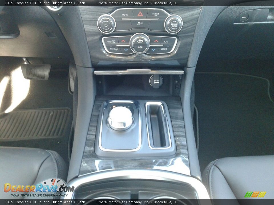 2019 Chrysler 300 Touring Bright White / Black Photo #16