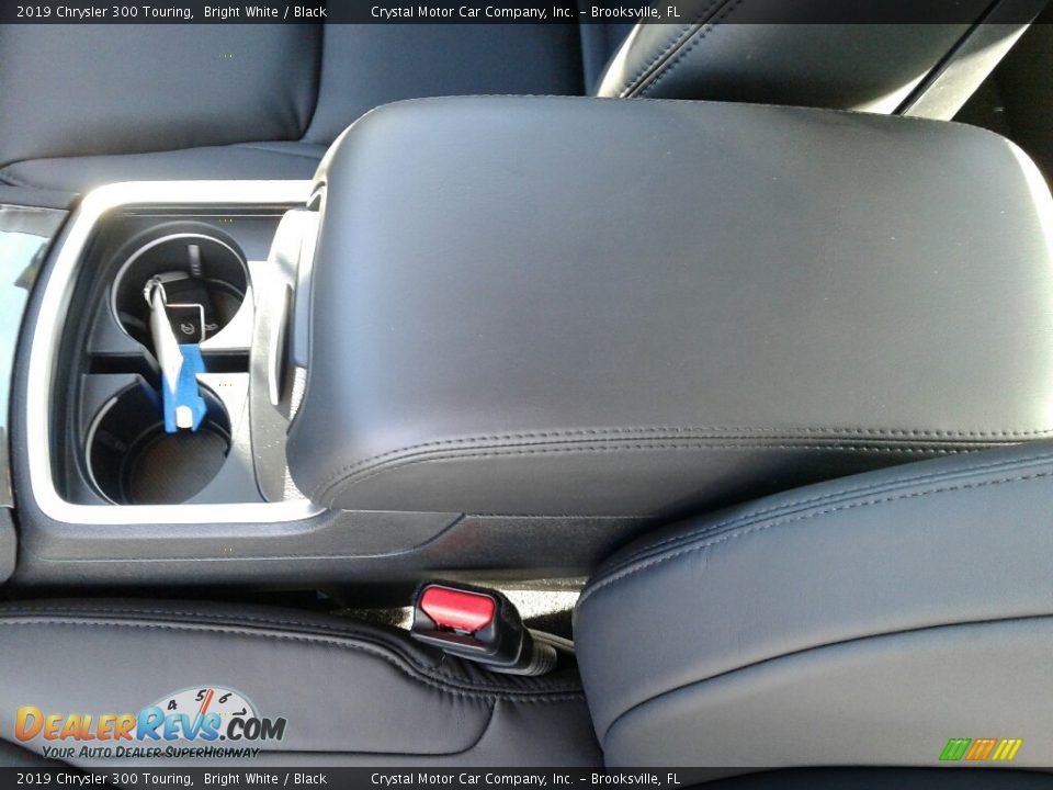 2019 Chrysler 300 Touring Bright White / Black Photo #18