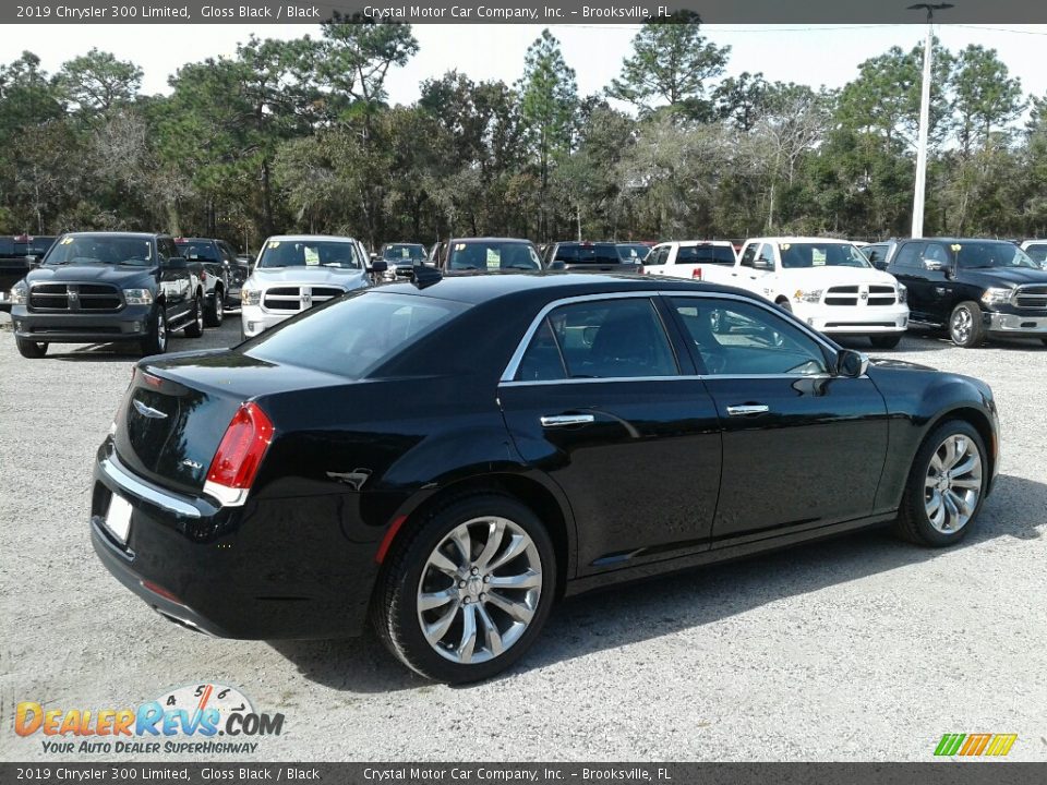 2019 Chrysler 300 Limited Gloss Black / Black Photo #5