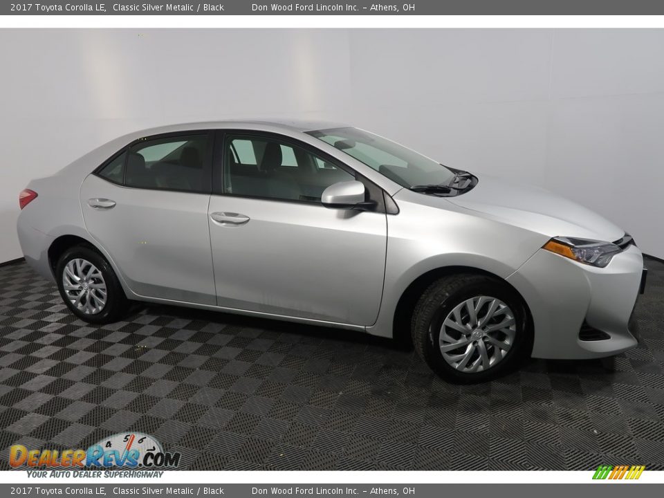 2017 Toyota Corolla LE Classic Silver Metalic / Black Photo #4