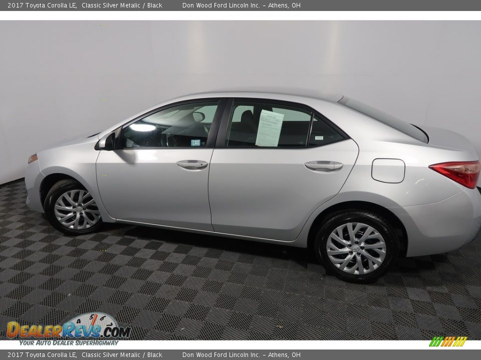 2017 Toyota Corolla LE Classic Silver Metalic / Black Photo #9