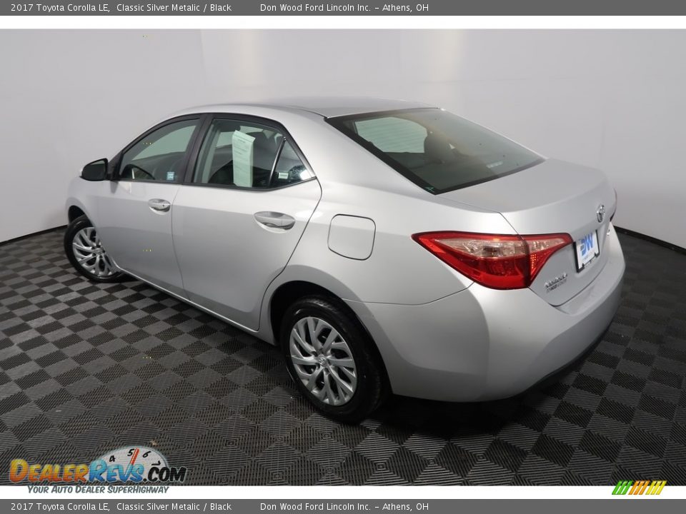 2017 Toyota Corolla LE Classic Silver Metalic / Black Photo #10