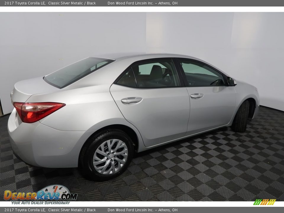 2017 Toyota Corolla LE Classic Silver Metalic / Black Photo #13