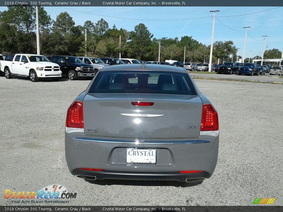 2019 Chrysler 300 Touring Ceramic Gray / Black Photo #4