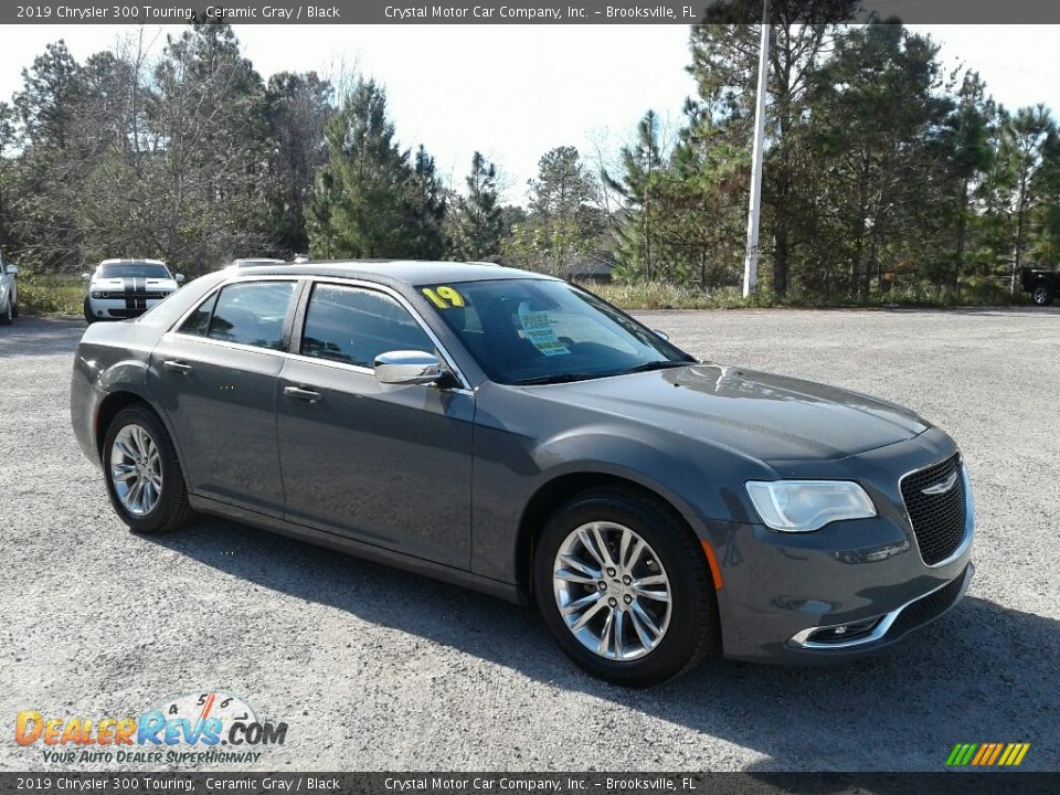 2019 Chrysler 300 Touring Ceramic Gray / Black Photo #7