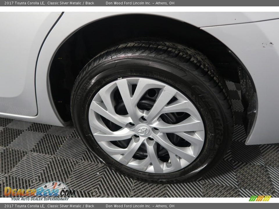 2017 Toyota Corolla LE Classic Silver Metalic / Black Photo #30