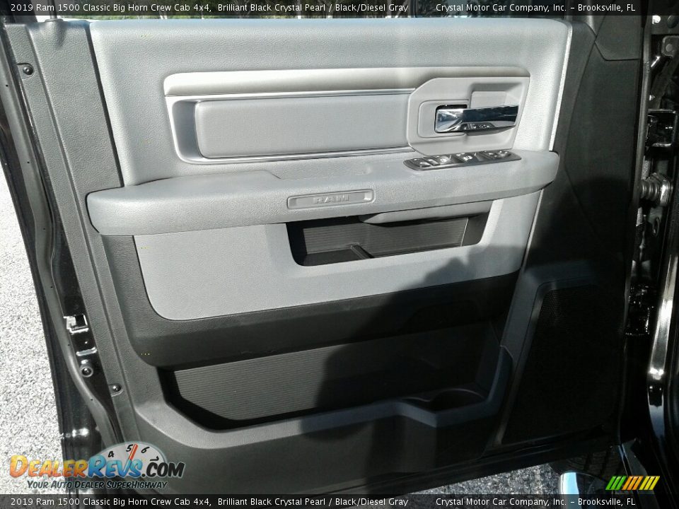 2019 Ram 1500 Classic Big Horn Crew Cab 4x4 Brilliant Black Crystal Pearl / Black/Diesel Gray Photo #17
