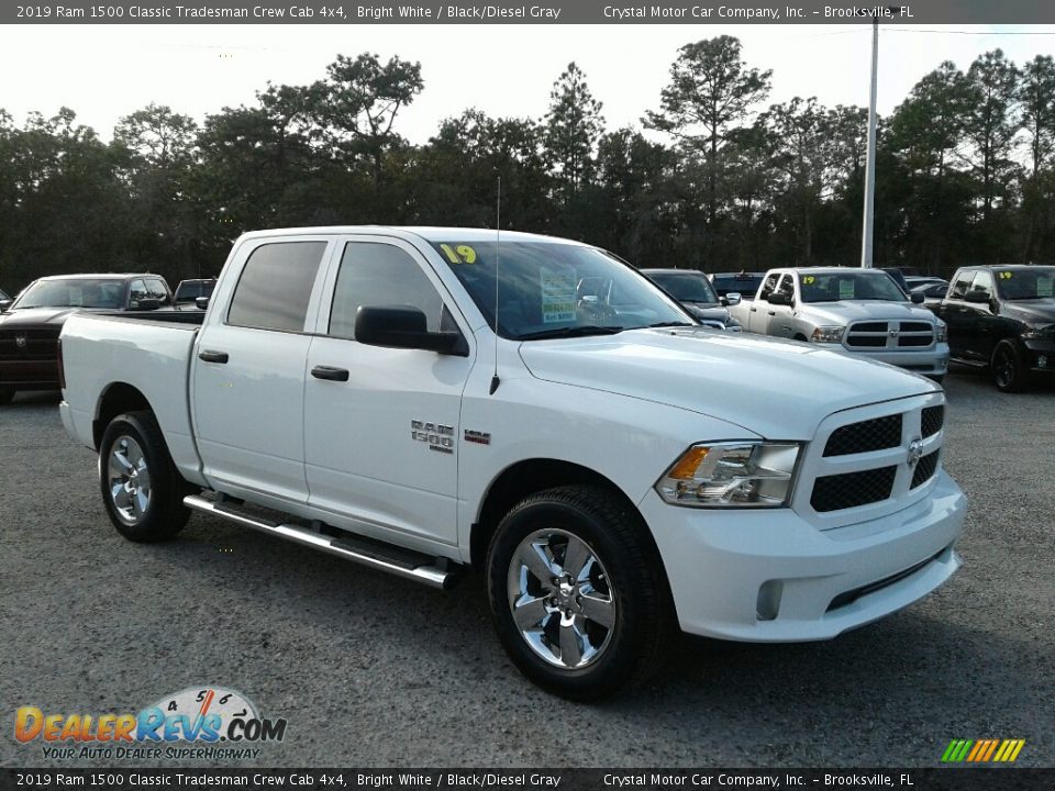 2019 Ram 1500 Classic Tradesman Crew Cab 4x4 Bright White / Black/Diesel Gray Photo #7