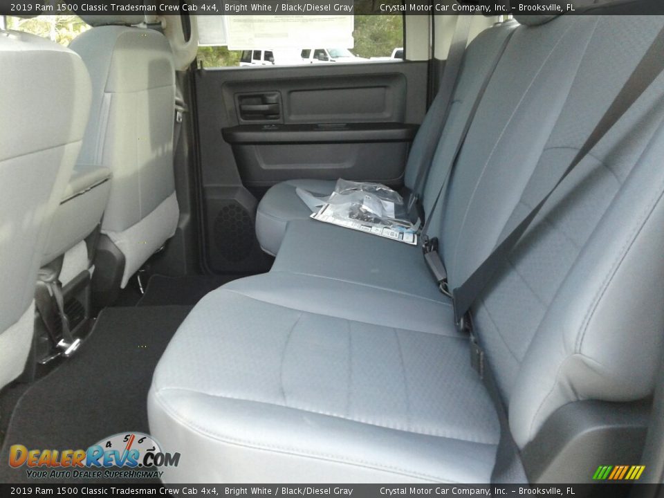 2019 Ram 1500 Classic Tradesman Crew Cab 4x4 Bright White / Black/Diesel Gray Photo #10